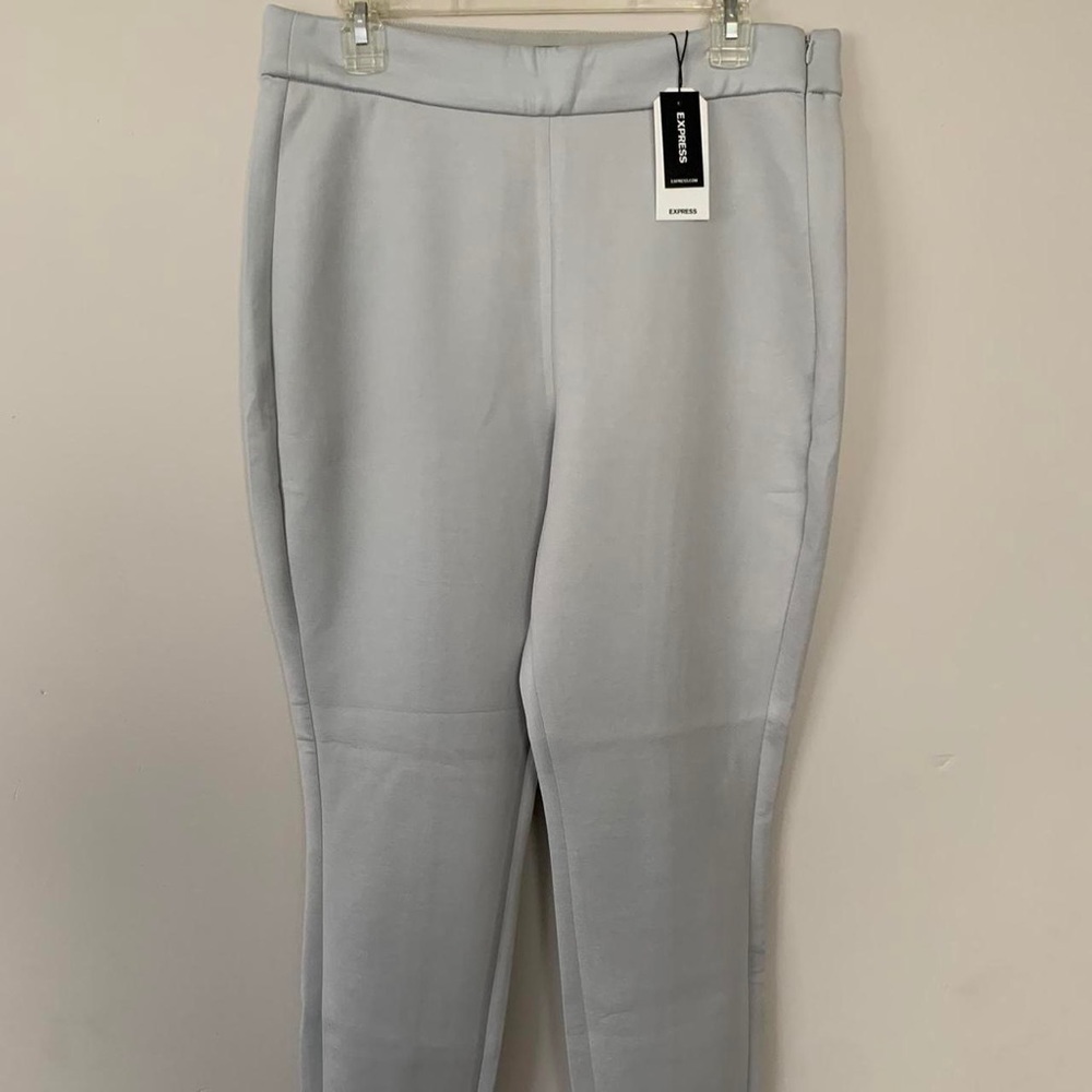 l high waisted dress pants
thick & comfy material